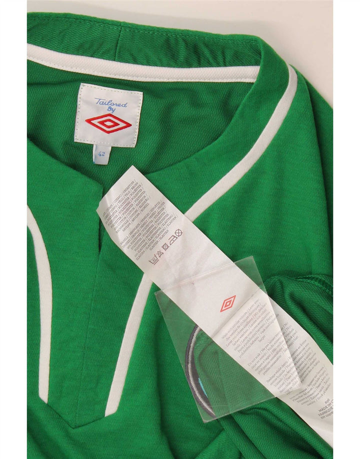 T-shirt grafica da uomo Umbro taglia superiore 42 grande poliestere verde