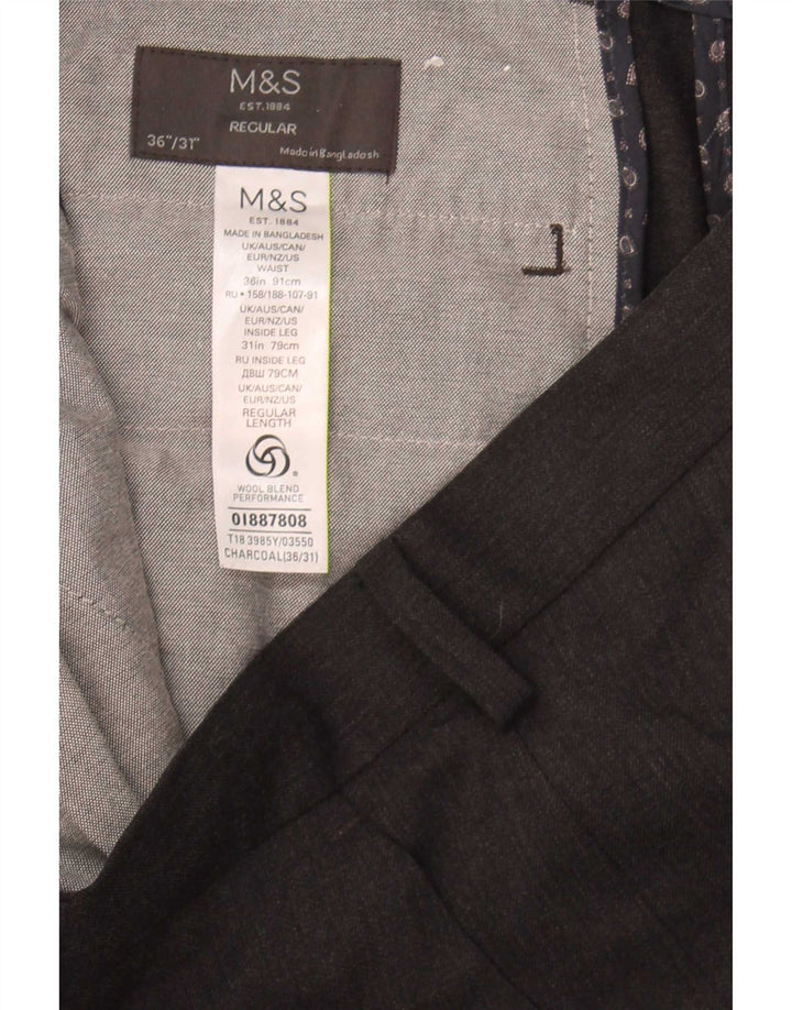 Pantaloni da abito regolari dritti da uomo Marks & Spencer W36 L31 poliestere grigio