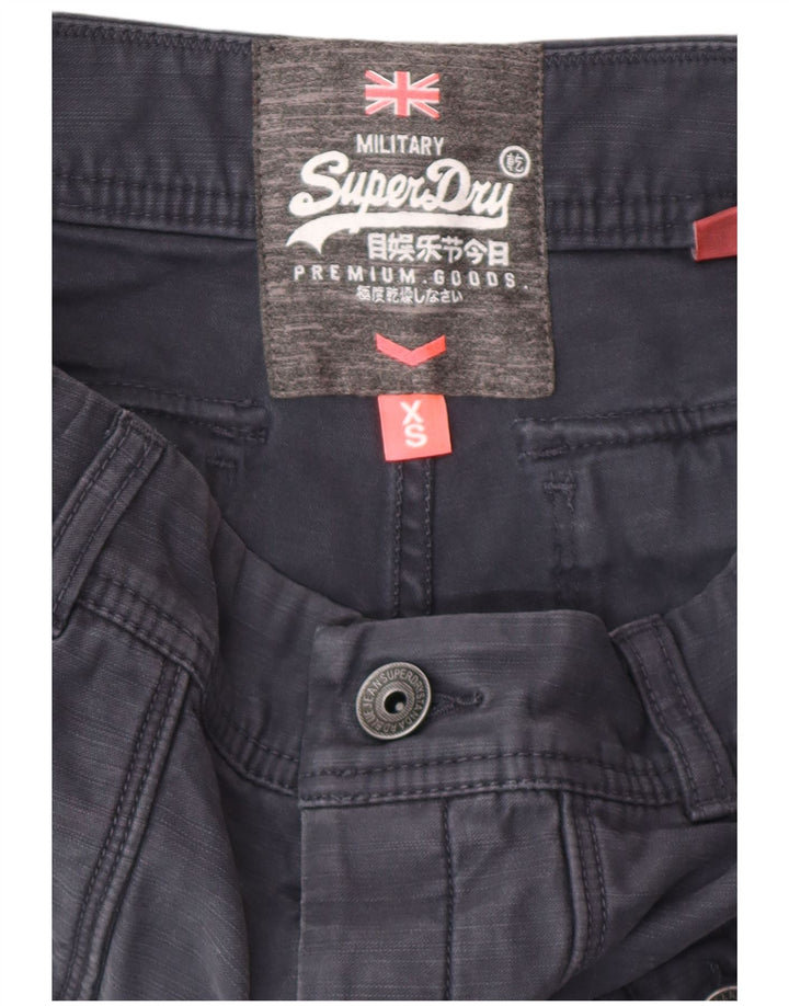Pantaloncini cargo da donna Superdry XS W28 in cotone nero