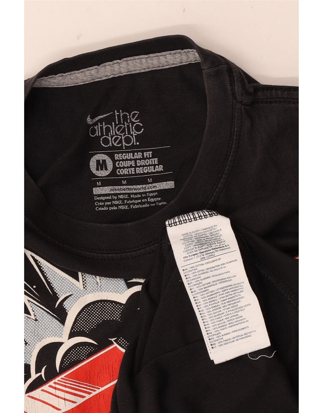 T-shirt grafica Nike da uomo con vestibilità regolare, top in cotone nero medio