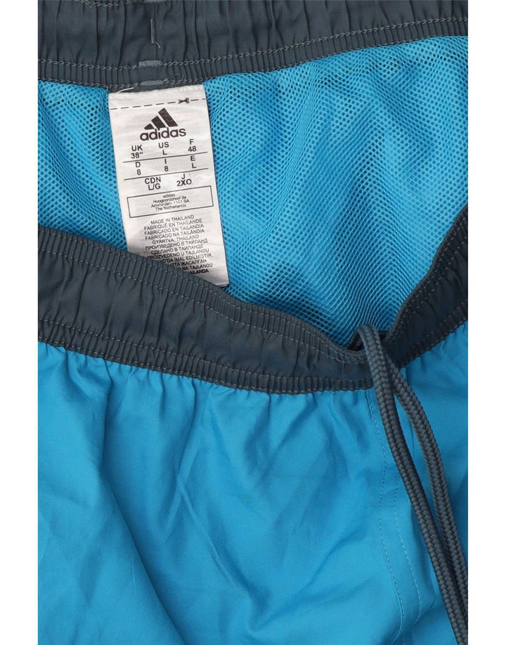 Pantaloncini sportivi Adidas da uomo con grafica, grandi, in poliestere color block blu