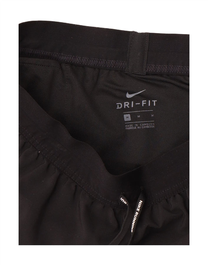 Pantaloncini sportivi Nike Dri Fit da uomo di colore nero medio