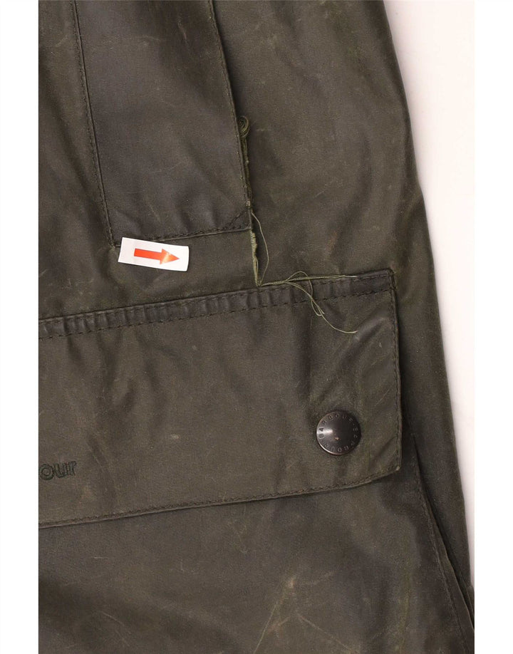 Giacca da uomo in cotone cerato vestibilità ampia con bordo Barbour EU 48 Cotone verde medio