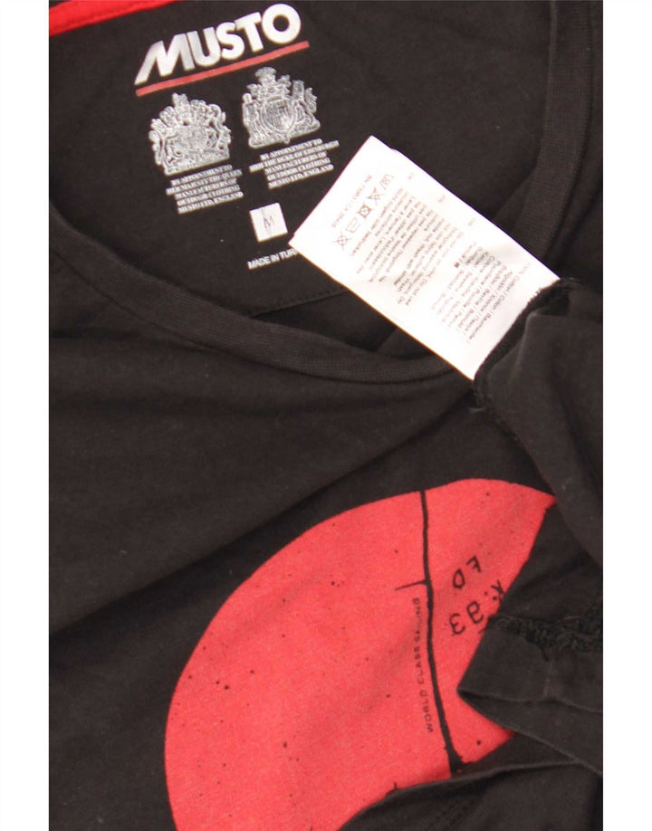 T-shirt grafica da uomo Musto Top in cotone nero medio