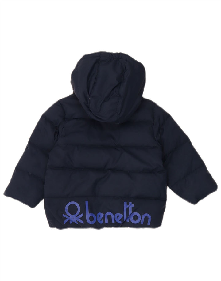 Giacca imbottita con cappuccio grafica da bambino Benetton 5-6 anni blu navy