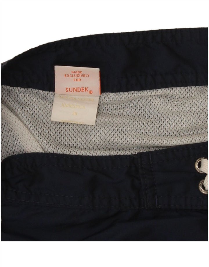 Pantaloncini da bagno da uomo Sundek grandi in poliestere a righe blu navy