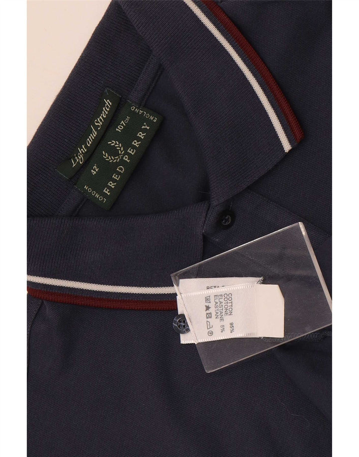 Polo Fred Perry da uomo leggera ed elasticizzata in cotone blu navy medio