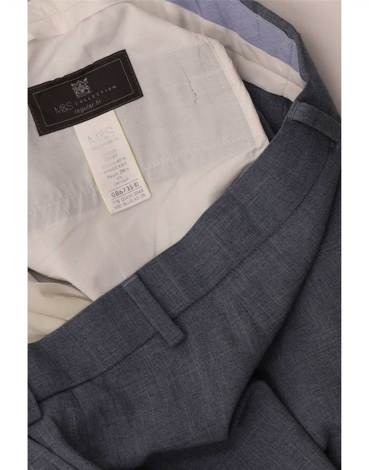 Pantaloni da abito vestibilità regolare Marks & Spencer da uomo W40 L29 poliestere blu navy