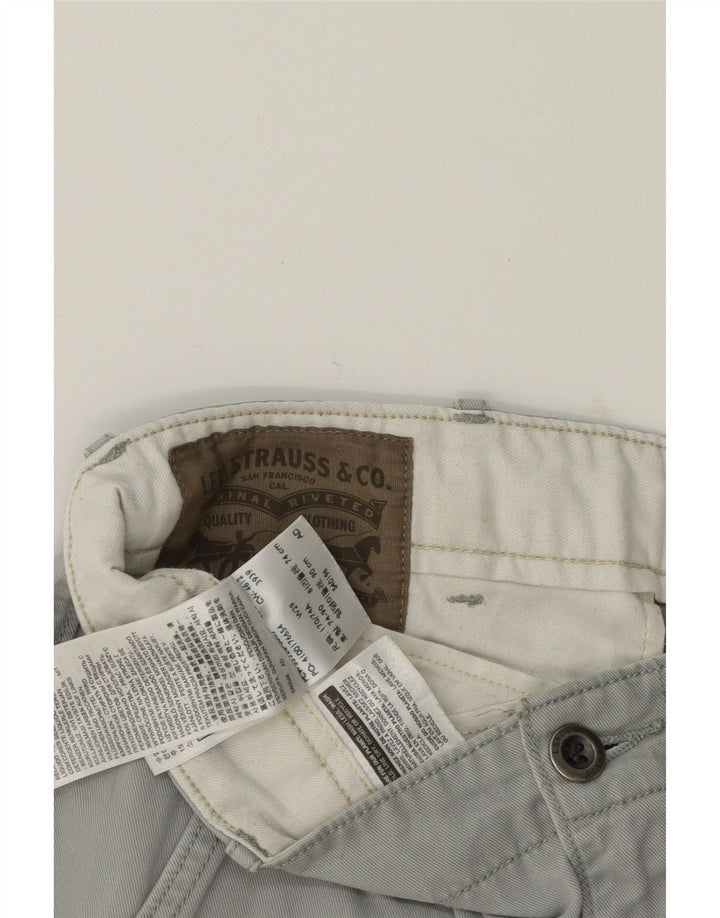 LEVI'S Mens Chino Shorts W29 Small Grey Cotton Vintage Levi's and Second-Hand Levi's from Messina Hembry 