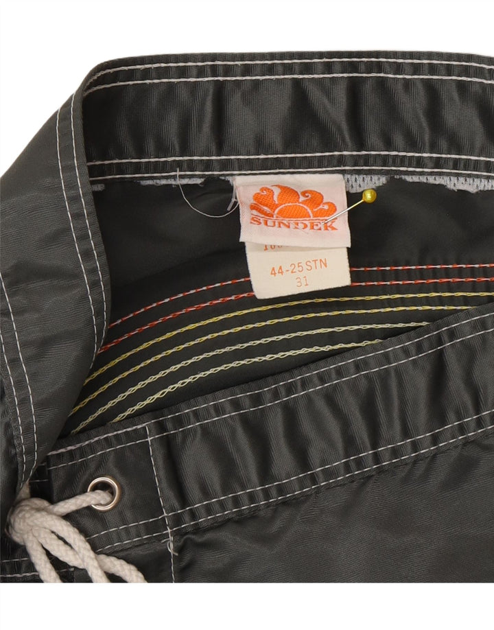 Pantaloncini da bagno da uomo Sundek in nylon color block grigio medio