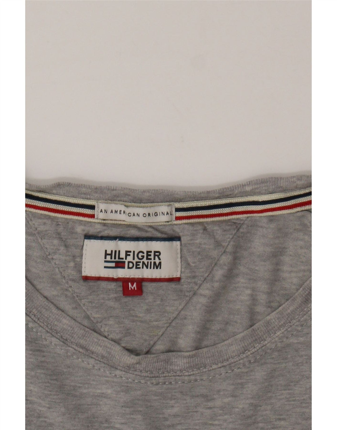 TOMMY HILFIGER Mens Graphic T-Shirt Top Medium Grey Vintage Tommy Hilfiger and Second-Hand Tommy Hilfiger from Messina Hembry 