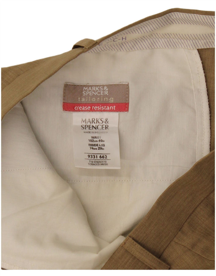 Pantaloni da abito con pegging da uomo Marks & Spencer W40 L29 Poliestere beige