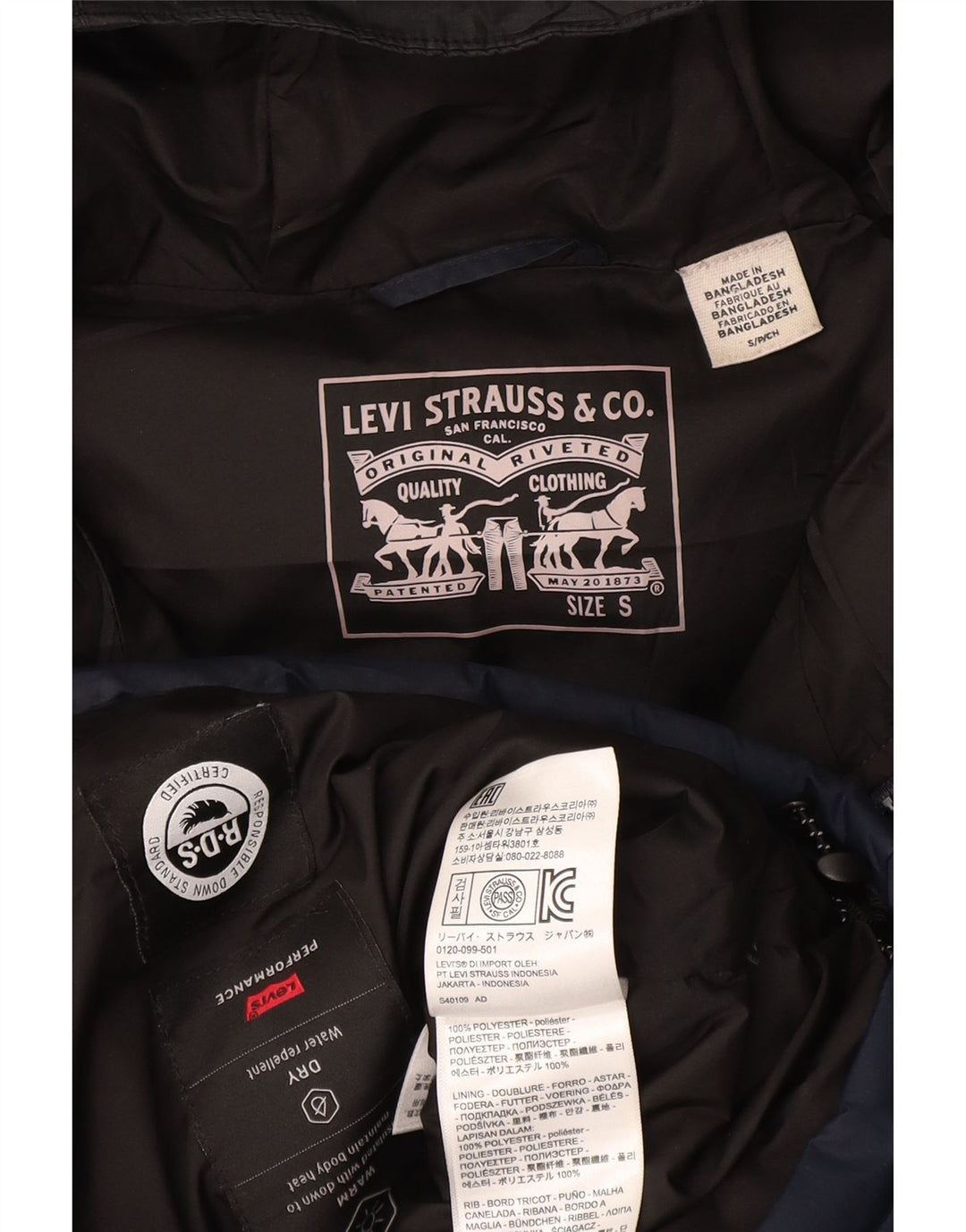 Giacca imbottita con cappuccio da uomo Levi's UK 36 Small poliestere blu navy