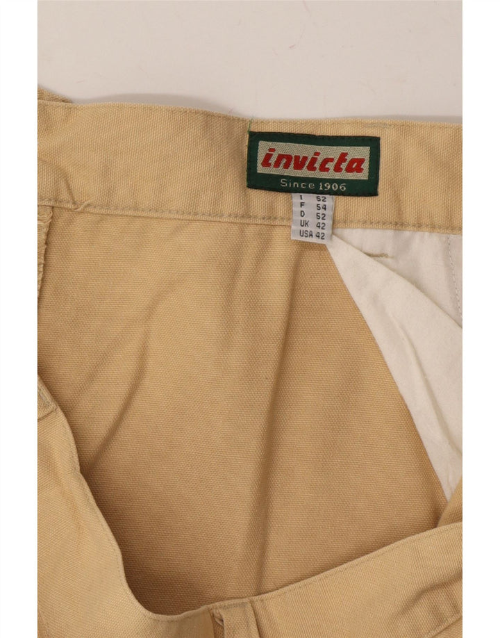 INVICTA Mens Cargo Shorts UK 42 XL W36 Beige Cotton Vintage Invicta and Second-Hand Invicta from Messina Hembry 