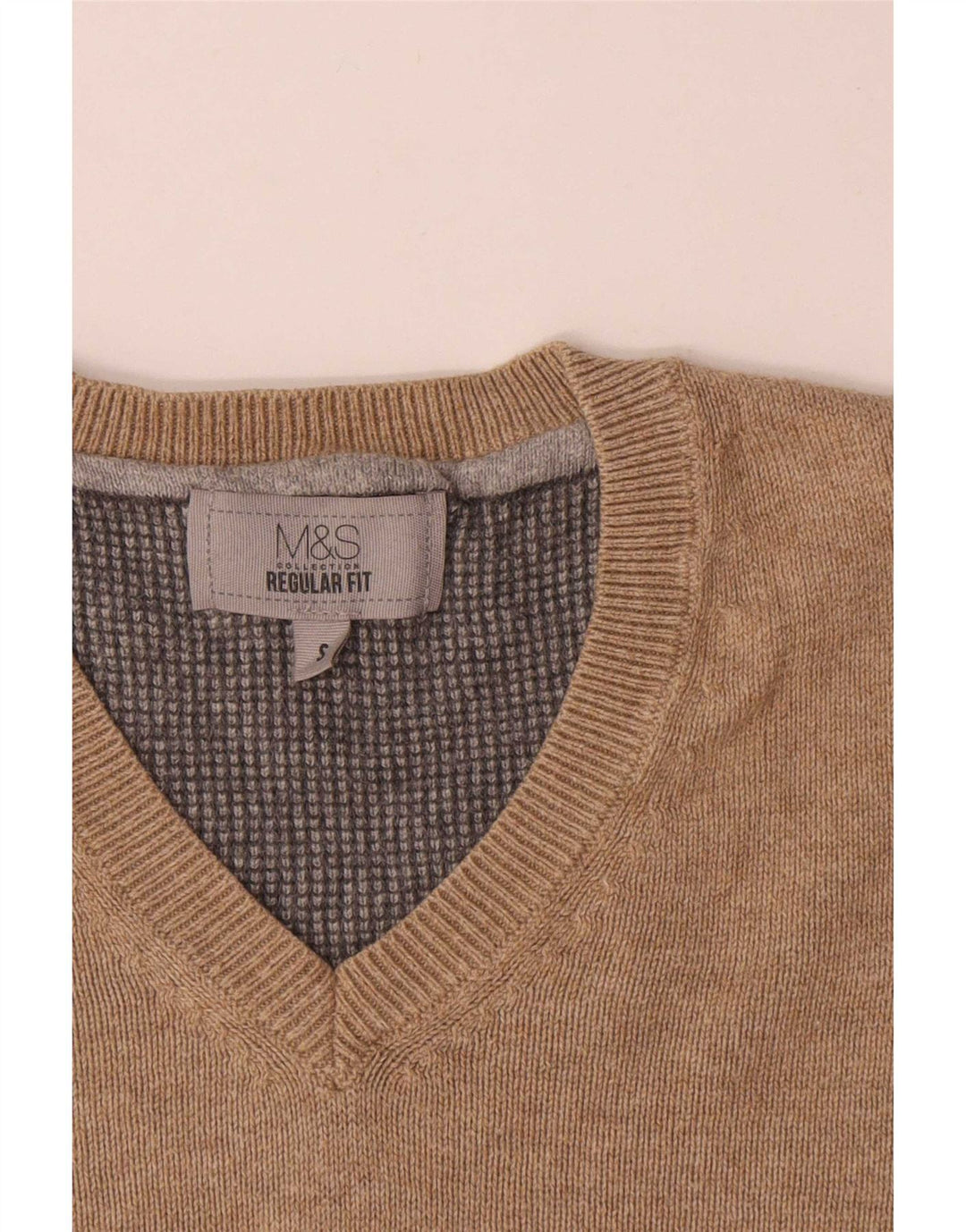 Maglione da uomo Marks & Spencer vestibilità regolare con scollo a V piccolo cotone beige