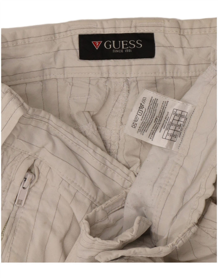Pantaloncini cargo da uomo Guess W31 cotone gessato bianco medio