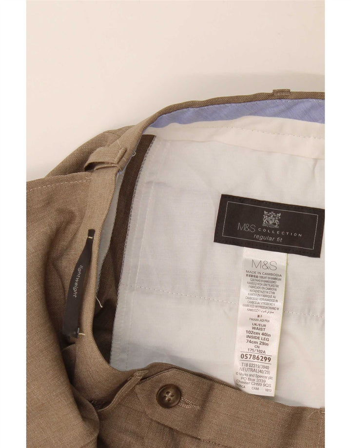 Pantaloni da abito con pegging da uomo Marks & Spencer W40 L29 Poliestere beige
