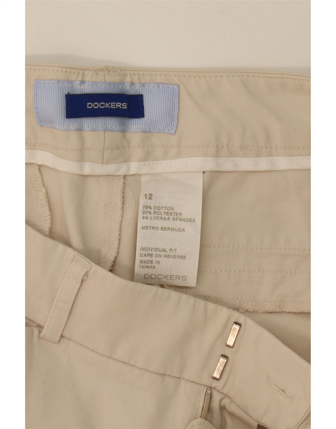 DOCKERS Womens Casual Shorts US 12 Large W32 Beige Cotton Vintage Dockers and Second-Hand Dockers from Messina Hembry 