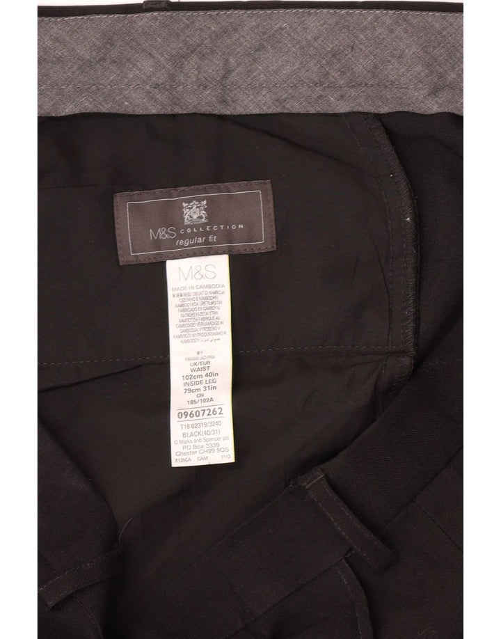 Pantaloni da abito vestibilità regolare Marks & Spencer da uomo W40 L31 poliestere nero