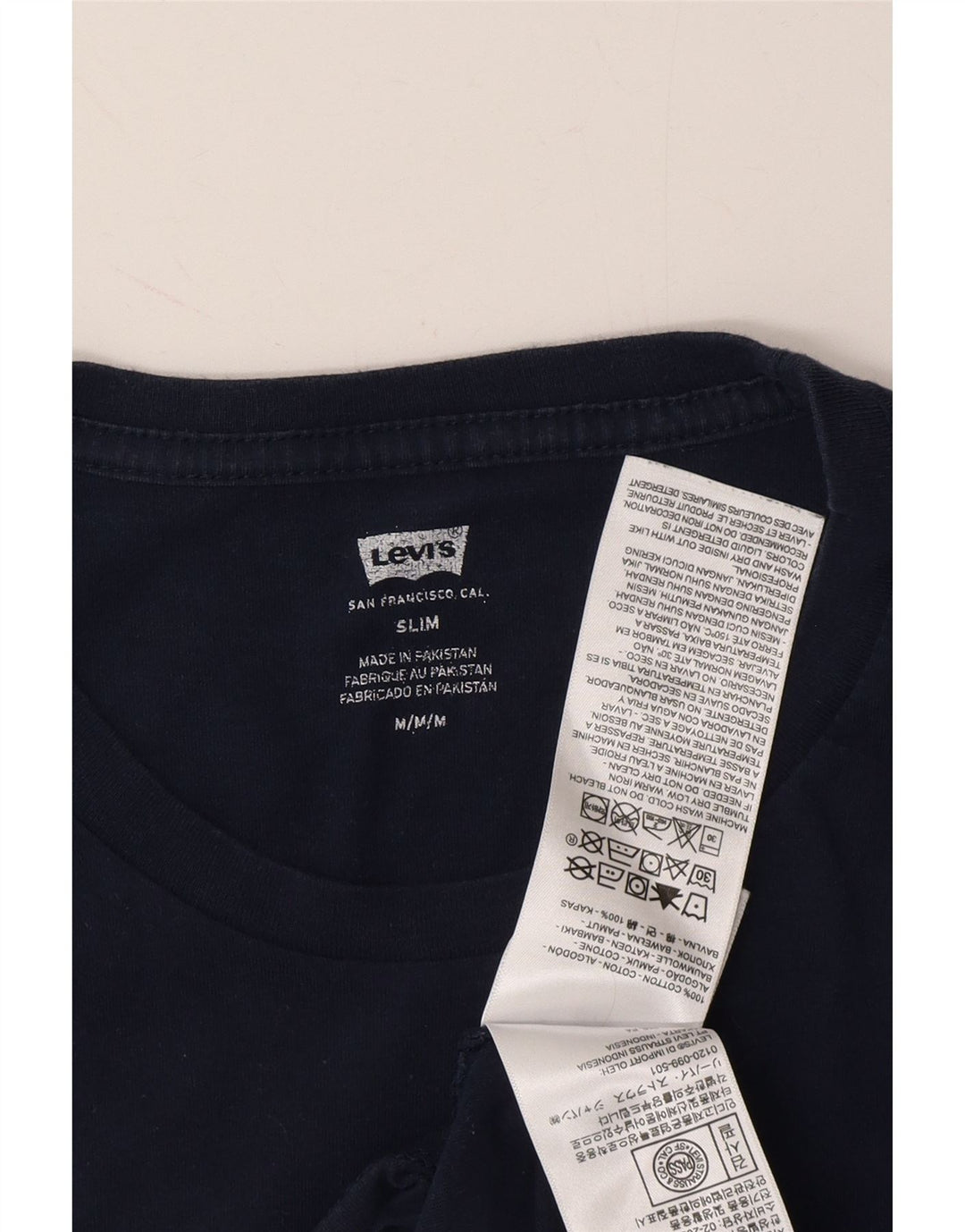 LEVI'S Mens Slim T-Shirt Top Medium Navy Blue Cotton Vintage Levi's and Second-Hand Levi's from Messina Hembry 