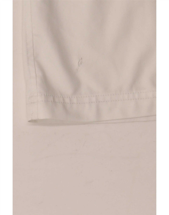 Pantaloncini sportivi Nike da uomo di colore bianco medio