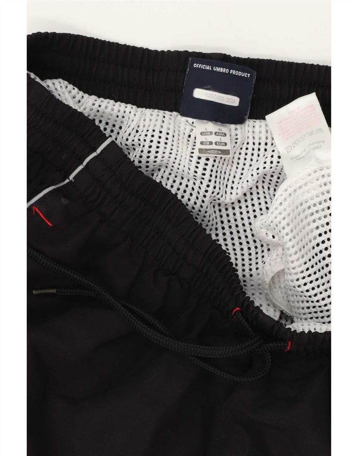 Pantaloncini da bagno grafici da uomo Umbro grandi in poliestere nero
