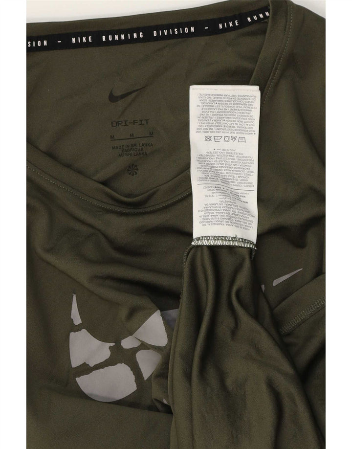 T-shirt grafica da running Nike da uomo, top sportivo in poliestere verde medio