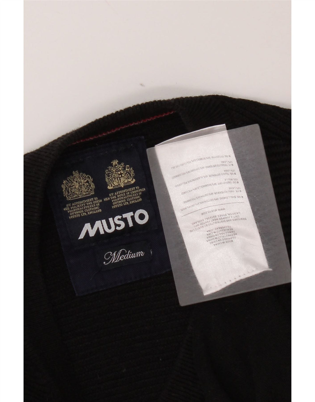 Maglione da uomo con scollo a V Musto in cotone nero medio