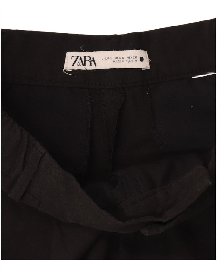 Pantaloni corti con pegging da donna ZARA piccoli W26 L25 neri