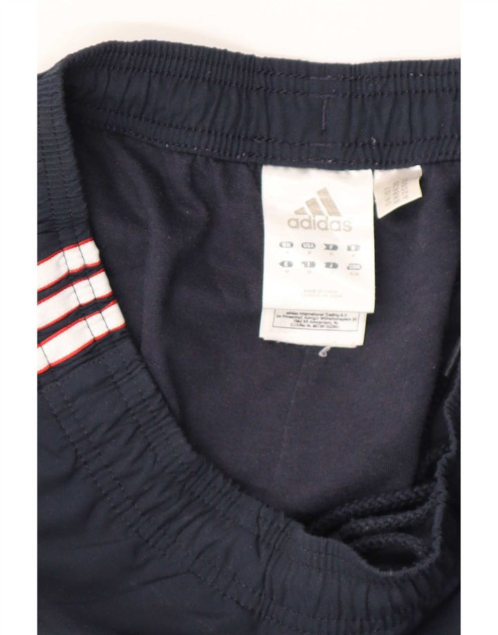 Pantaloncini sportivi da uomo Adidas Bermuda medi in poliestere blu navy