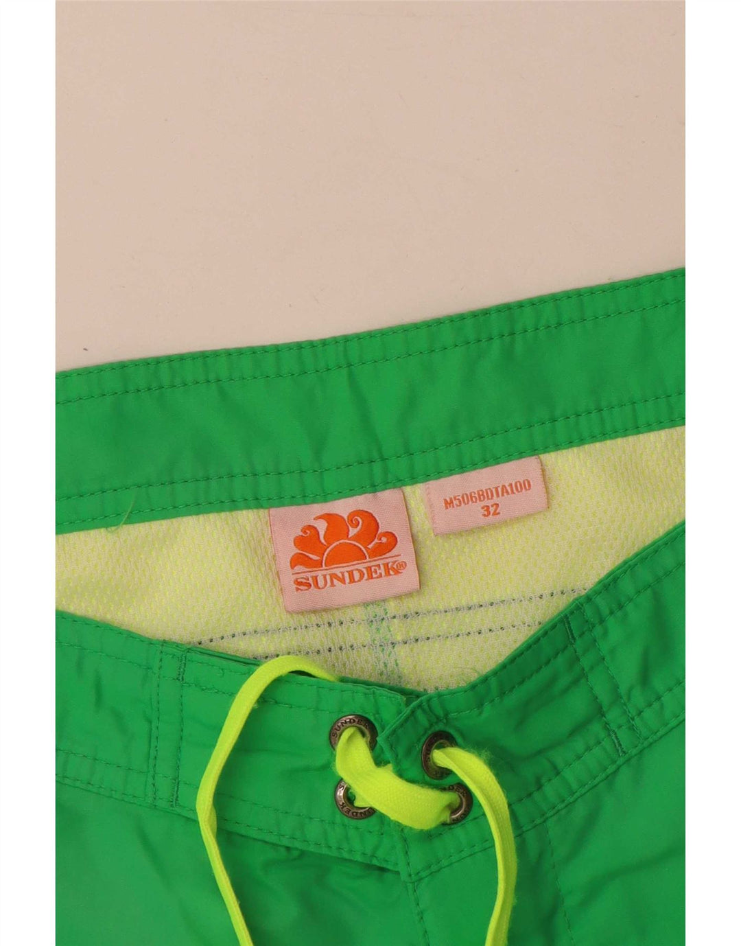 Pantaloncini da bagno da uomo Sundek in nylon color block verde medio
