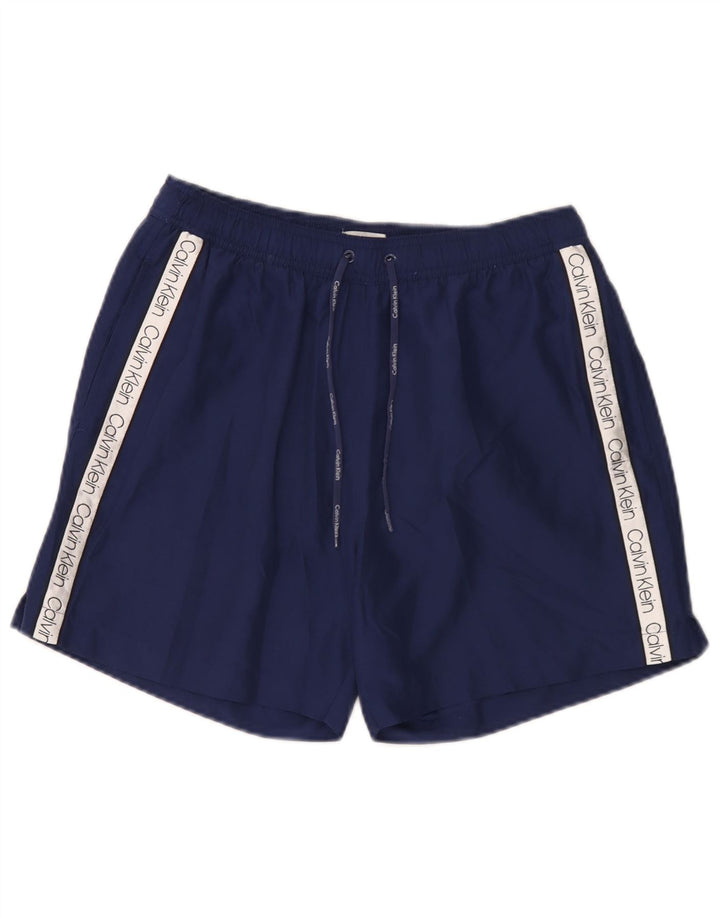 Pantaloncini da bagno grafici da uomo Calvin Klein a blocchi di colore blu navy medi