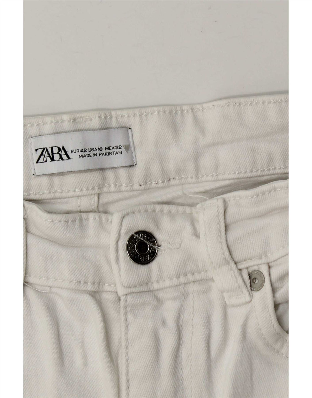 Pantaloni corti dritti da donna Zara grandi W32 L25 bianchi