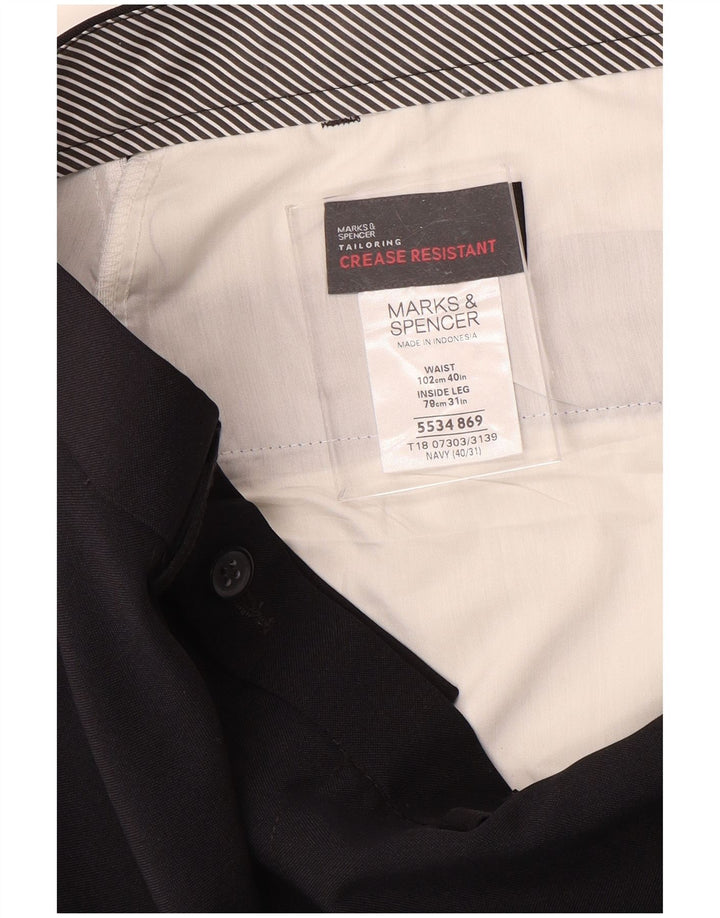 Pantaloni da abito dritti da uomo Marks & Spencer W40 L31 poliestere blu navy