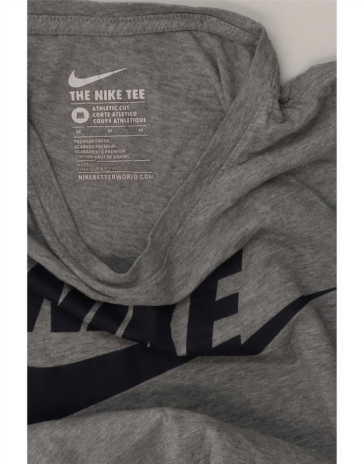 T-shirt grafica Nike da uomo con taglio atletico, grigio medio chiazzato