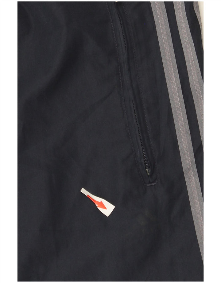 Pantaloncini sportivi da uomo Adidas Bermuda medi in poliestere color block blu navy