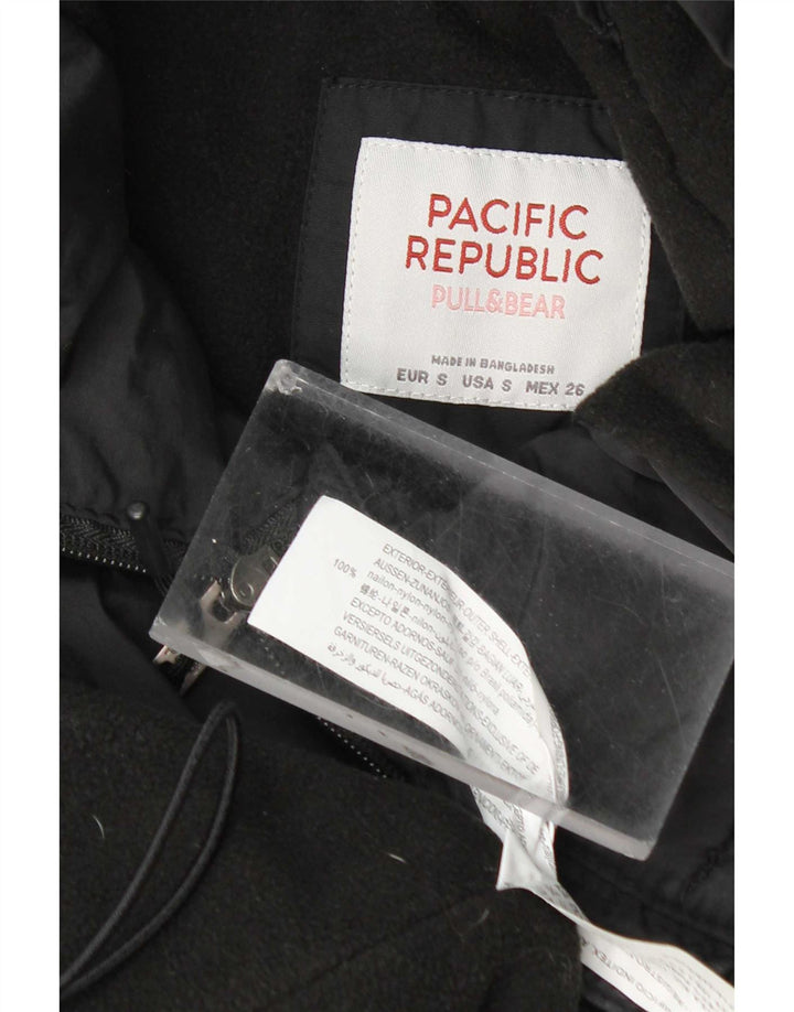 Giacca anorak con cappuccio grafico da donna Pull & Bear UK 10 piccola in nylon nero