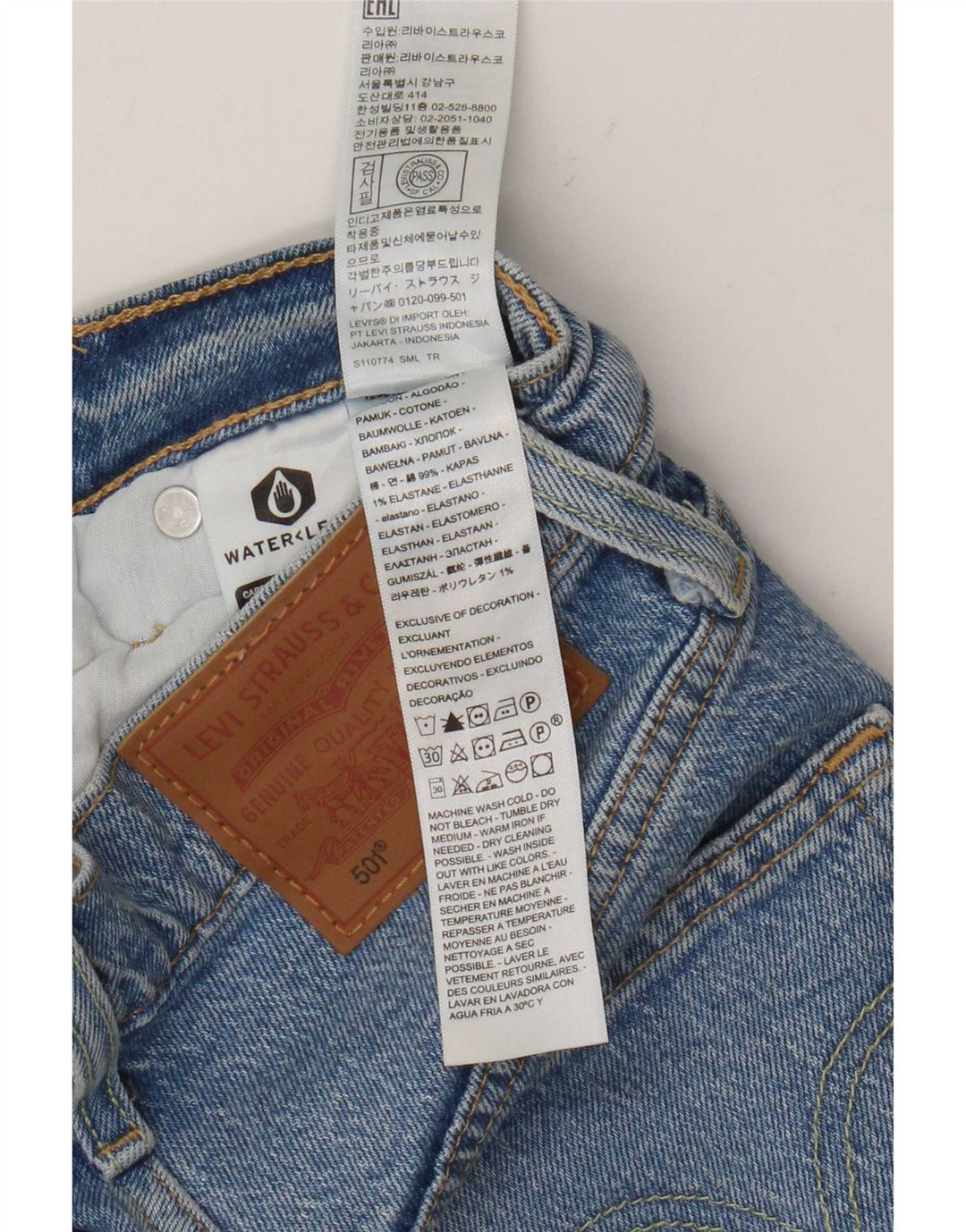 Pantaloncini di jeans effetto invecchiato 501 da donna Levi's W23 2XS cotone blu