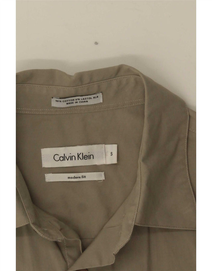 Camicia Calvin Klein da uomo Modern Fit piccola in cotone kaki