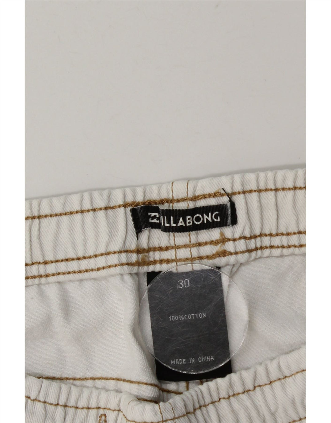 Pantaloncini di jeans invecchiati Billabong da donna W30 cotone bianco medio