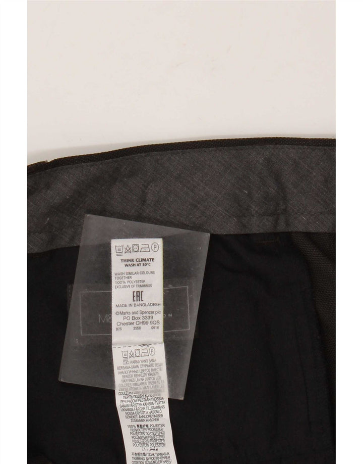 Pantaloni da abito vestibilità regolare Marks & Spencer da uomo W38 L25 poliestere grigio