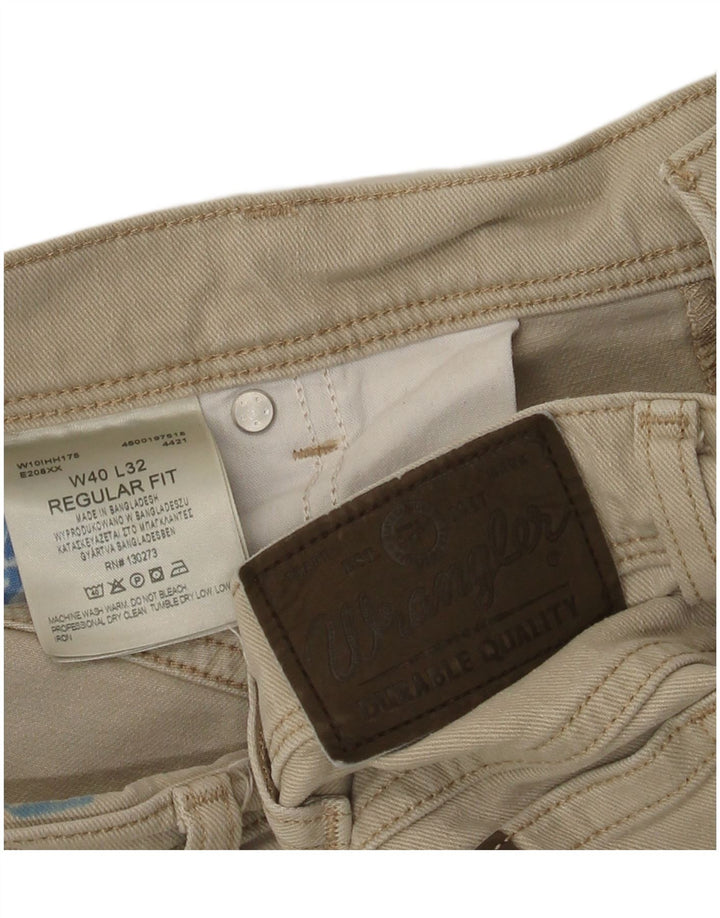 Jeans dritti da uomo Wrangler vestibilità regolare W40 L32 cotone beige