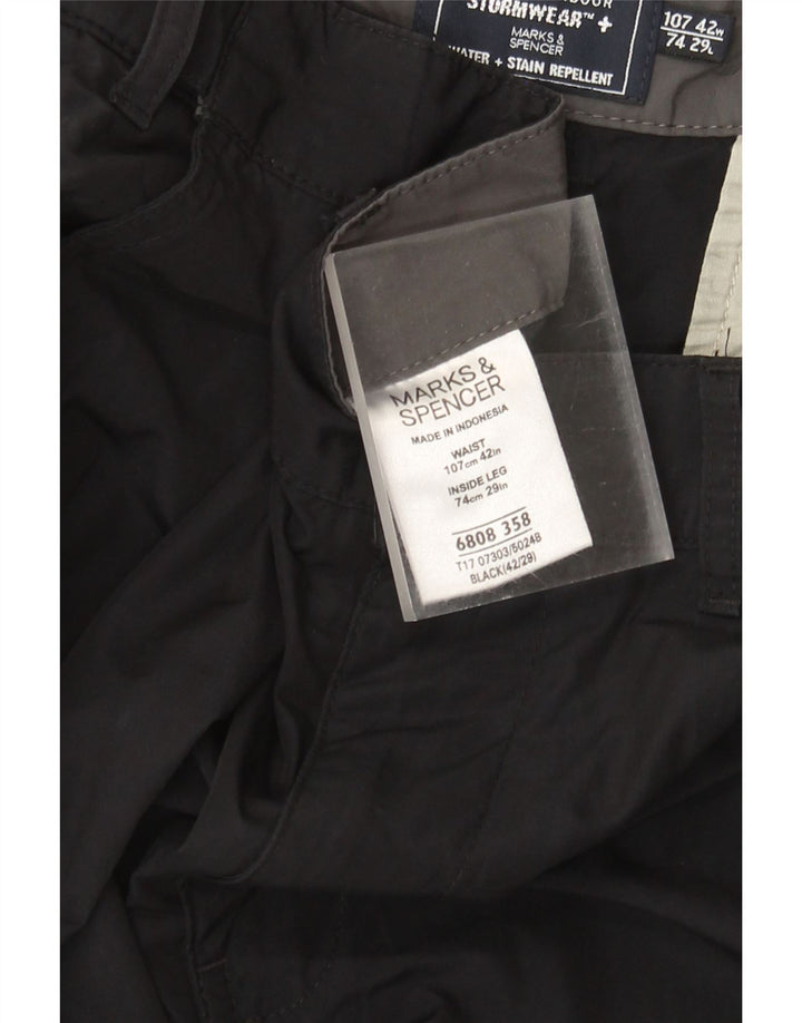 Pantaloni cargo dritti da uomo Marks & Spencer W42 L29 neri in poliammide