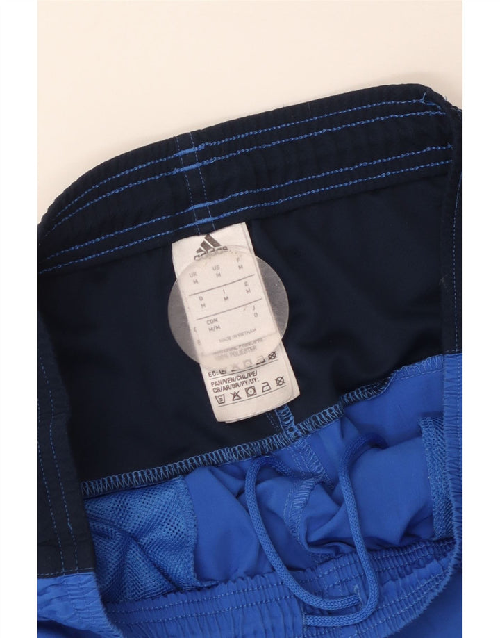 Pantaloncini sportivi Adidas da uomo in poliestere color block blu medio