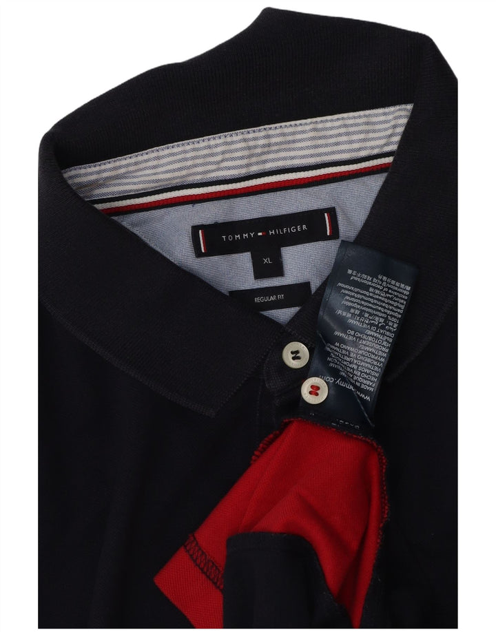 Polo da uomo con vestibilità regolare grafica Tommy Hilfiger XL blu navy color block
