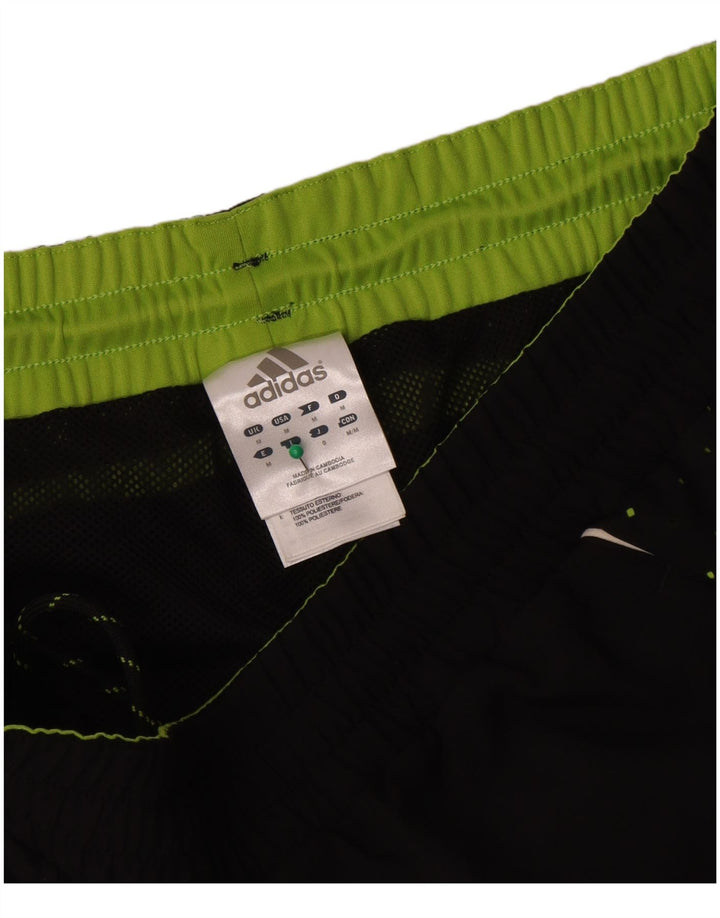 Pantaloncini sportivi Adidas da uomo con grafica Bermuda, poliestere nero medio