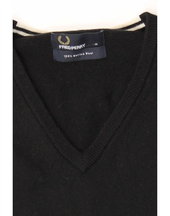 Maglione da uomo con scollo a V Fred Perry, lana merino nera media