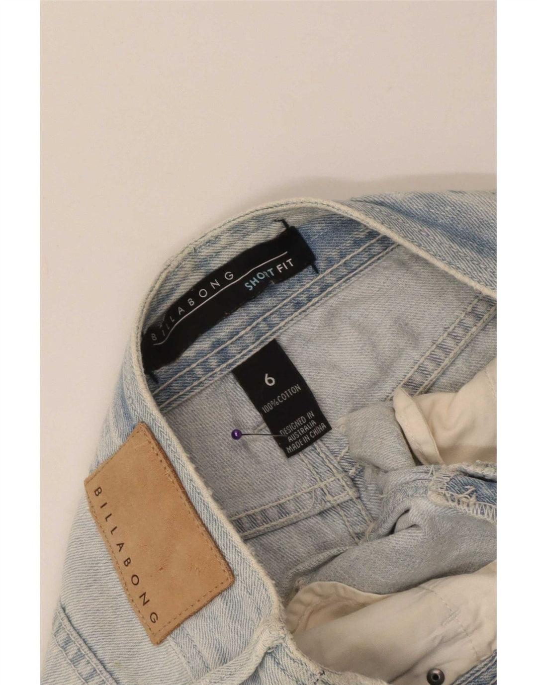 Pantaloncini di jeans invecchiati Billabong da donna US 6 medi W30 cotone blu