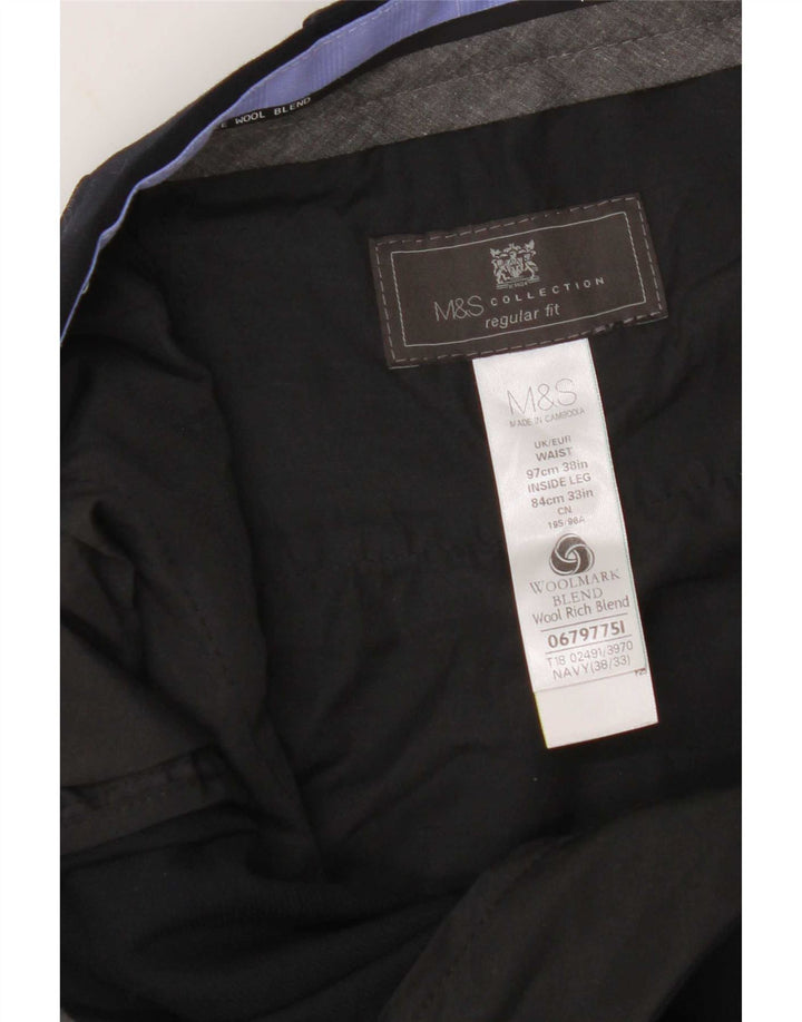Pantaloni da abito vestibilità regolare Marks & Spencer da uomo W38 L33 poliestere blu navy