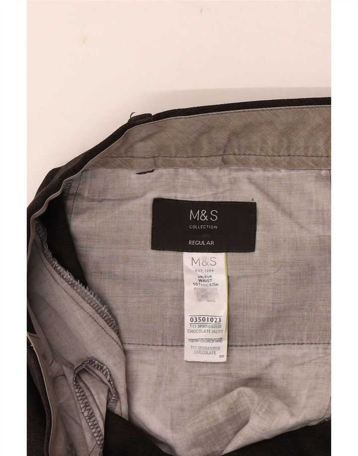 Pantaloni da abito regolari dritti da uomo Marks & Spencer W42 L29 poliestere marrone